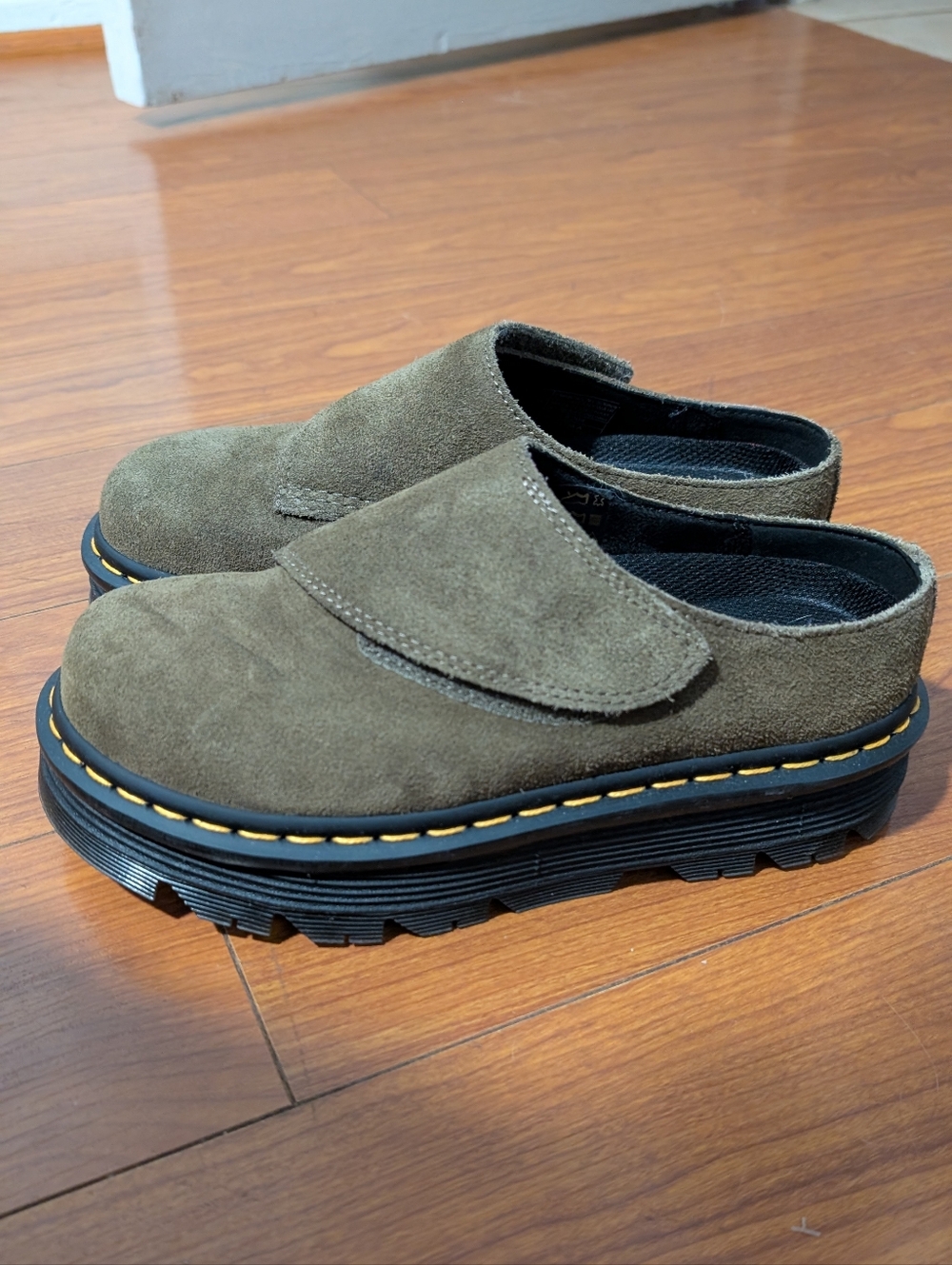 Dr Martens  Zebzag Olive Suedeules Size 6 - Picture 3 of 8